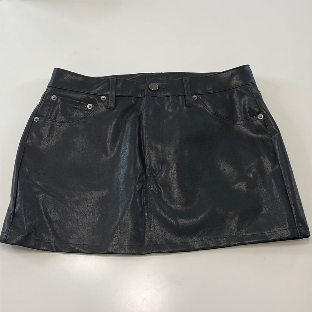 Faux leather mini skirt OLIVACEOUS (medium)